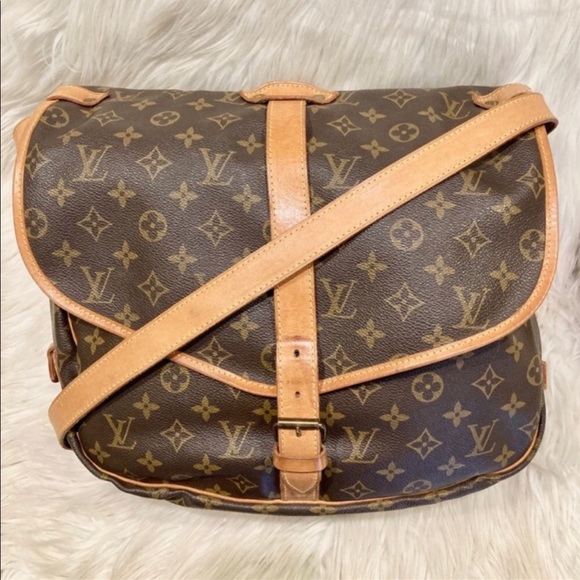 Authentic Louis Vuitton Saumur 30 #5.2 K AR 8912 - Picture 4 of 14